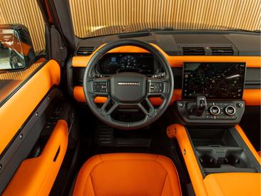Land Rover Defender 110 P300e — photo 12
