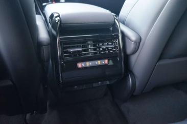 Land Rover Range Rover Sport P460e — photo 27