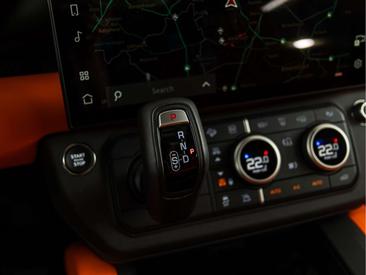 Land Rover Defender 110 P300e — photo 25