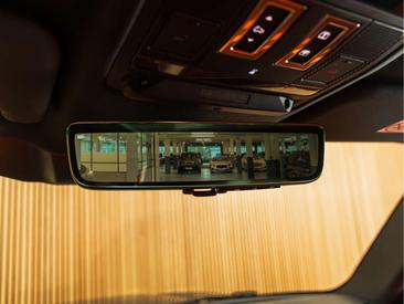 Land Rover Defender 110 P300e — photo 32
