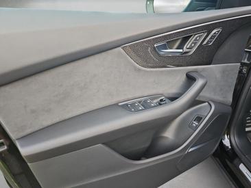 Audi SQ8 TFSI — photo 6
