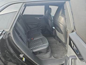 Audi SQ8 TFSI — photo 12