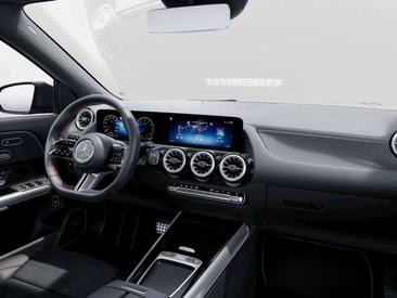 Mercedes GLA 250 — photo 10
