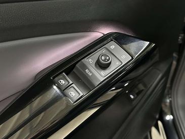 Volkswagen ID.4 Pro — photo 8