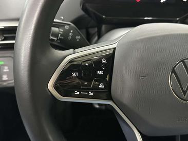 Volkswagen ID.4 Pro — photo 11