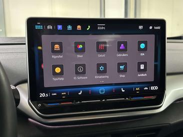 Volkswagen ID.4 Pro — photo 16