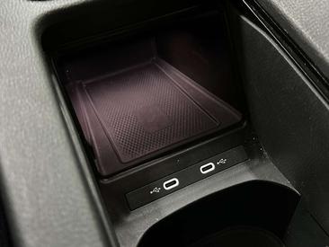 Volkswagen ID.4 Pro — photo 23
