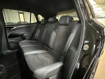 Volkswagen ID.4 Pro — photo 24