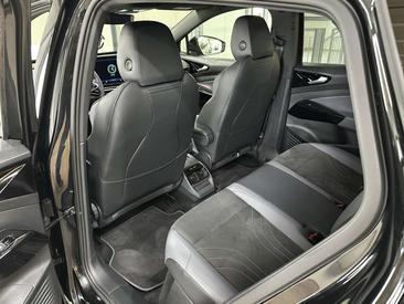 Volkswagen ID.4 Pro — photo 25