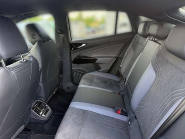 Volkswagen ID.5 Pro — photo 9