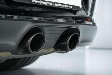 Porsche 911 Carrera 4S — photo 13