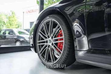 Porsche 911 Carrera 4S — photo 16