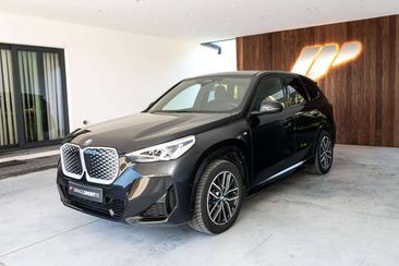 BMW IX1 XDrive30 — photo 2