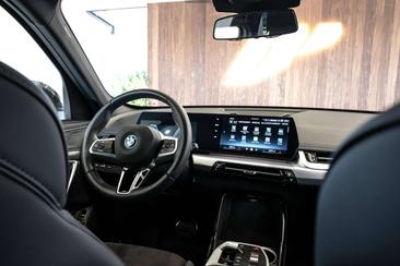 BMW IX1 XDrive30 — photo 3