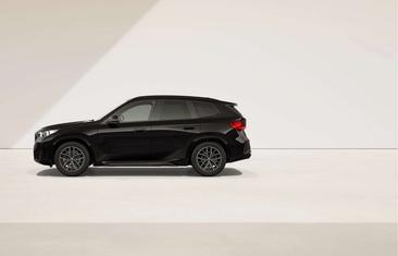 BMW IX1 EDrive20 — photo 9