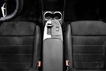 BMW IX1 XDrive30 — photo 17