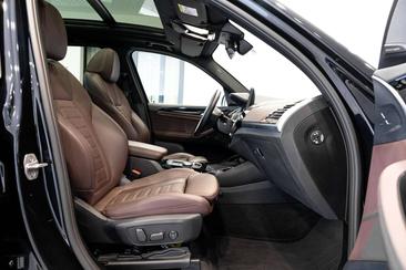 BMW iX3 — photo 3