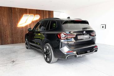 BMW iX3 — photo 6