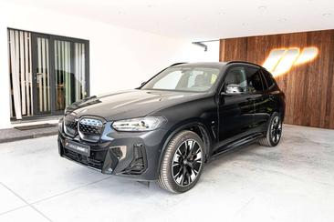 BMW iX3 — photo 7