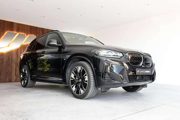 BMW iX3 — photo 8