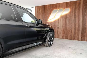 BMW iX3 — photo 19