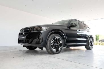 BMW iX3 — photo 21