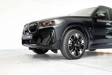 BMW iX3 — photo 22