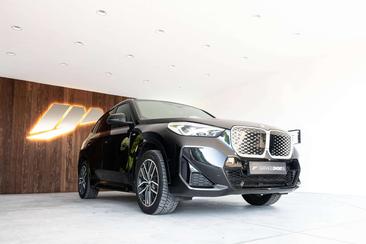 BMW IX1 XDrive30 — photo 35