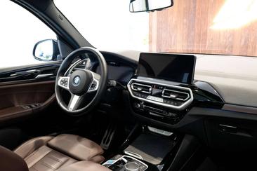 BMW iX3 — photo 26