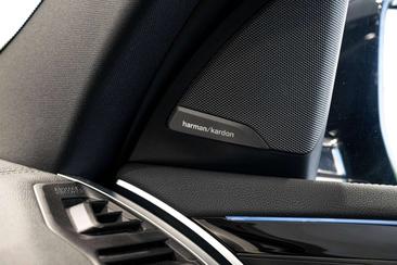 BMW iX3 — photo 32