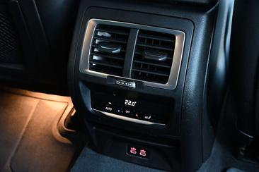 BMW iX3 — photo 8