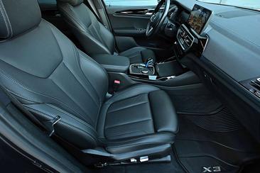 BMW iX3 — photo 11