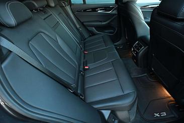 BMW iX3 — photo 12