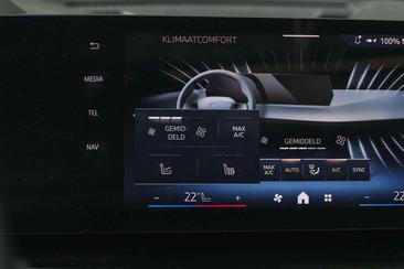BMW IX1 XDrive30 — photo 15