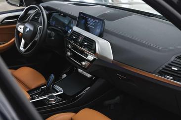 BMW iX3 — photo 9