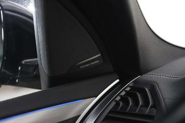 BMW iX3 — photo 13