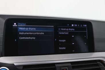 BMW iX3 — photo 22