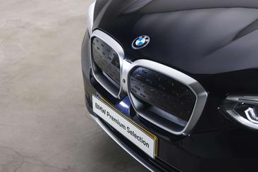 BMW iX3 — photo 28