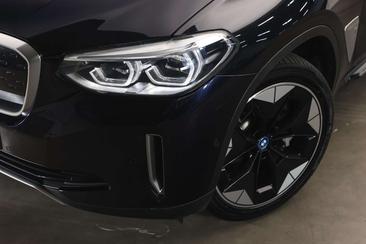BMW iX3 — photo 30