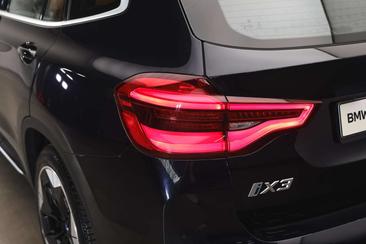 BMW iX3 — photo 33
