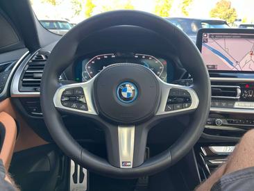 BMW iX3 — photo 22