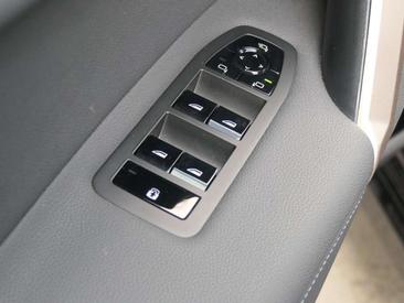 BMW IX XDrive45 — photo 12