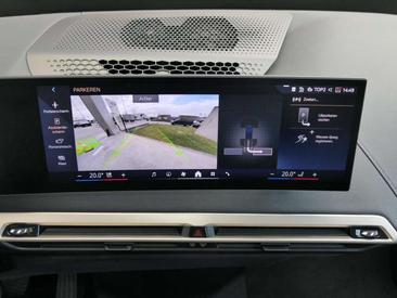 BMW IX XDrive45 — photo 17
