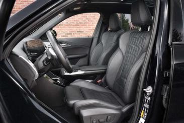 BMW IX1 XDrive30 — photo 3