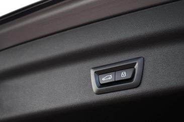 BMW IX1 XDrive30 — photo 35