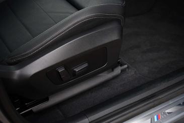 BMW IX1 XDrive30 — photo 49