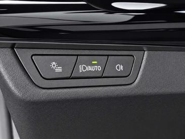 BMW IX1 EDrive20 — photo 11