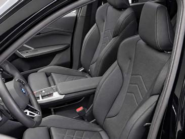 BMW IX1 EDrive20 — photo 12