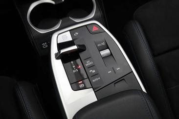 BMW X1 XDrive25e — photo 17