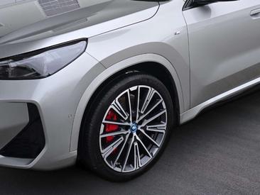 BMW IX1 XDrive30 — photo 28